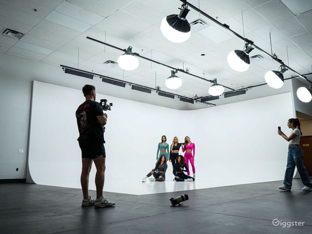  Huge Professional Video Production/Photo Studio 